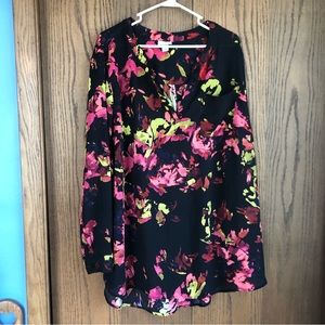 🌟 3/$15 Ava & Viv v-neck floral blouse size 3X